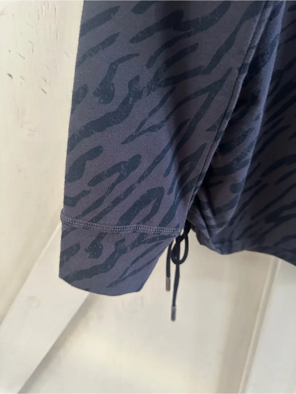 Pact Organic Cotton Animal Print Raglan Top Ruched Side Tie Long Sleeve M